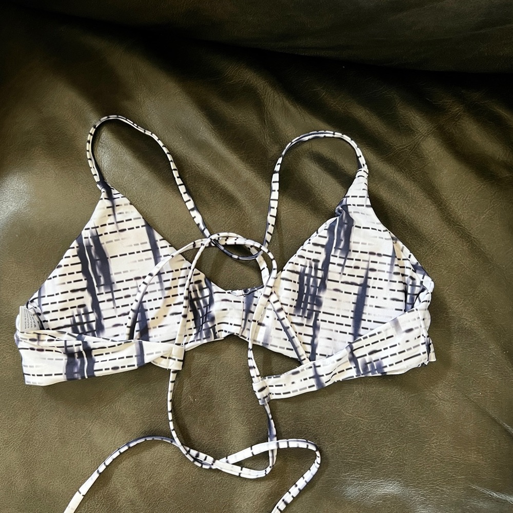 NWT Navy Abstract Bikini Swimsuit - Picture 4 of 5
